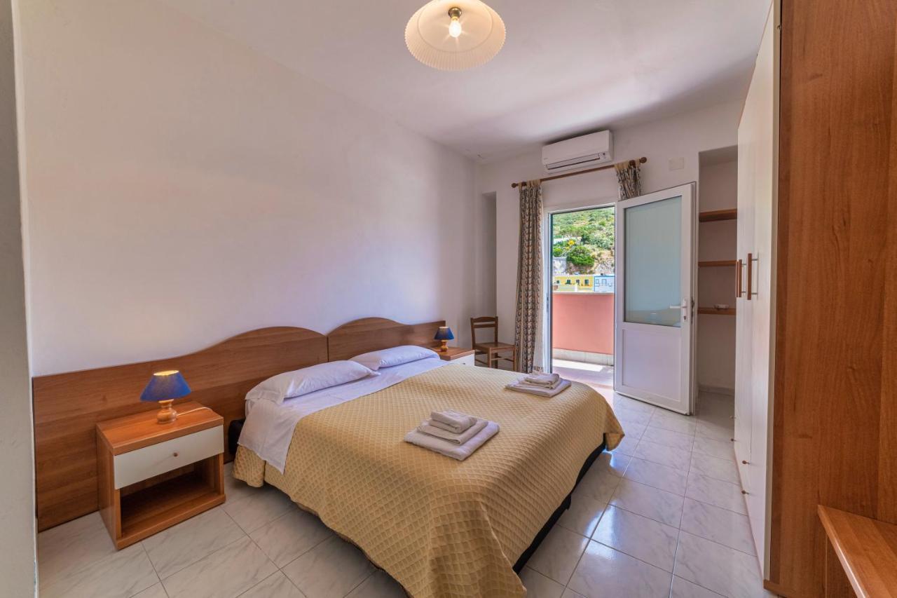 Albergo Le Querce Ponza Exterior foto